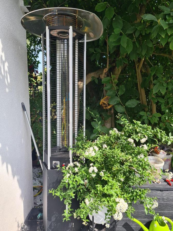 Cozy Room With A Beautiful Garden View Baunatal Exterior photo